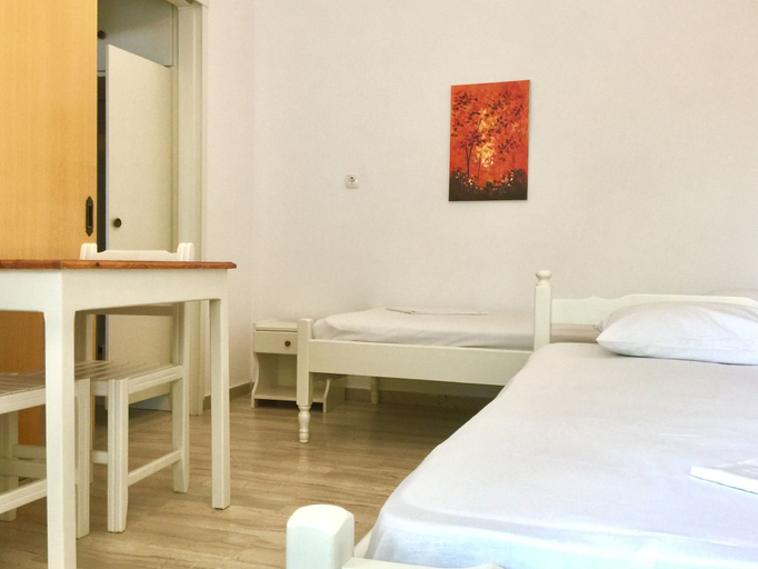 Bedroom 2, Margarita Apartments, Epirus