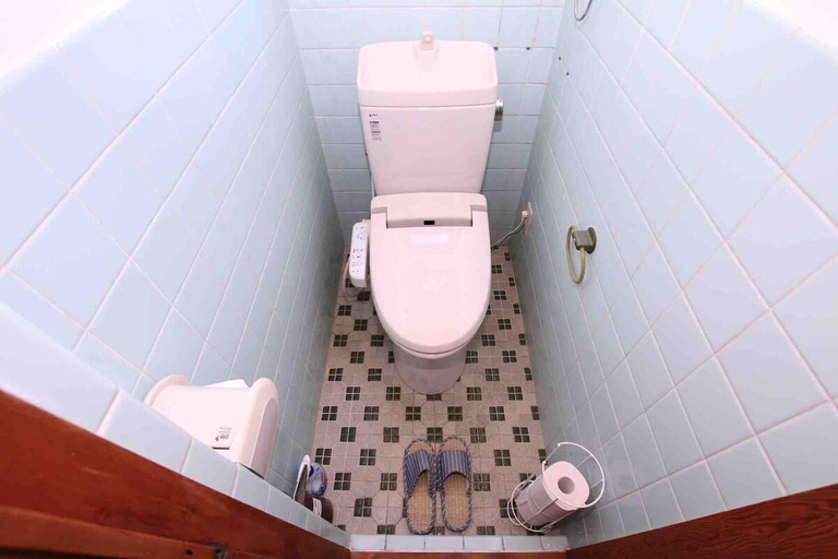 Bathroom 4, GORAKU Shinfukae 201, Osaka