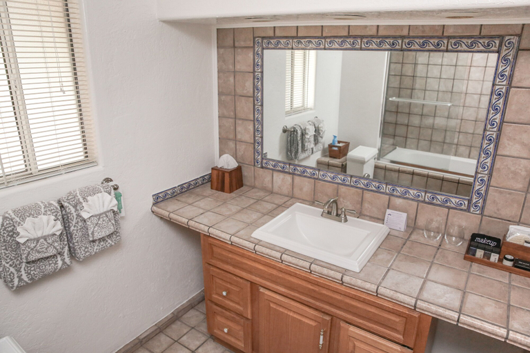 Bathroom 3, The Eden House Vineyard & Inn, San Luis Obispo