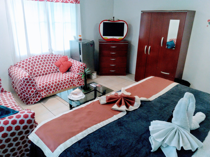 Bedroom 3, The Red Hut Inn