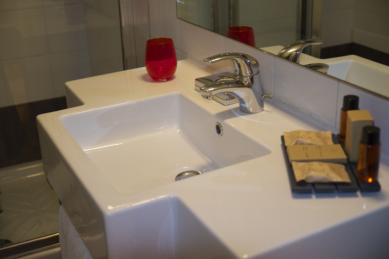 Bathroom 4, Colleverde Park Hotel, Agrigento