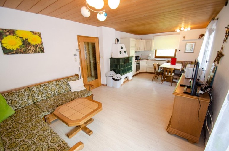 Others 4, Budget Chalet Alpine - Apartment B, Zell am See