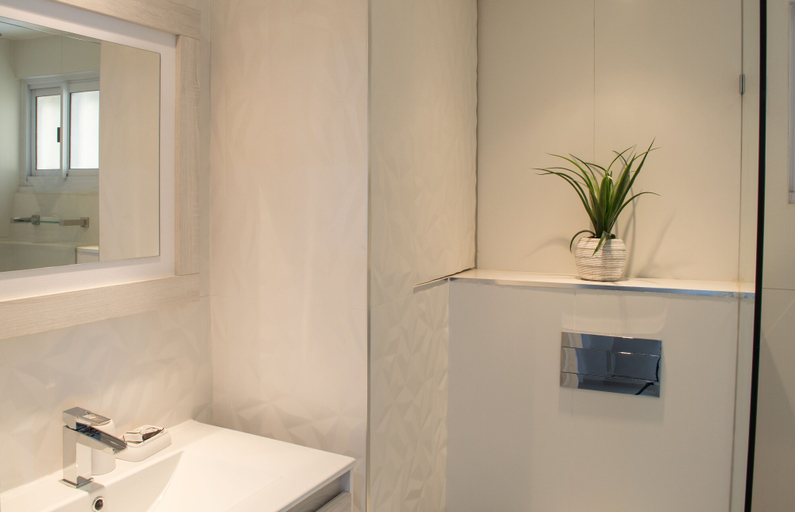Bathroom 4, 1104 Bermudas, eThekwini