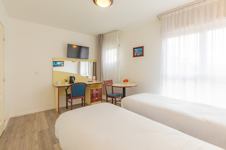 Bedroom 13