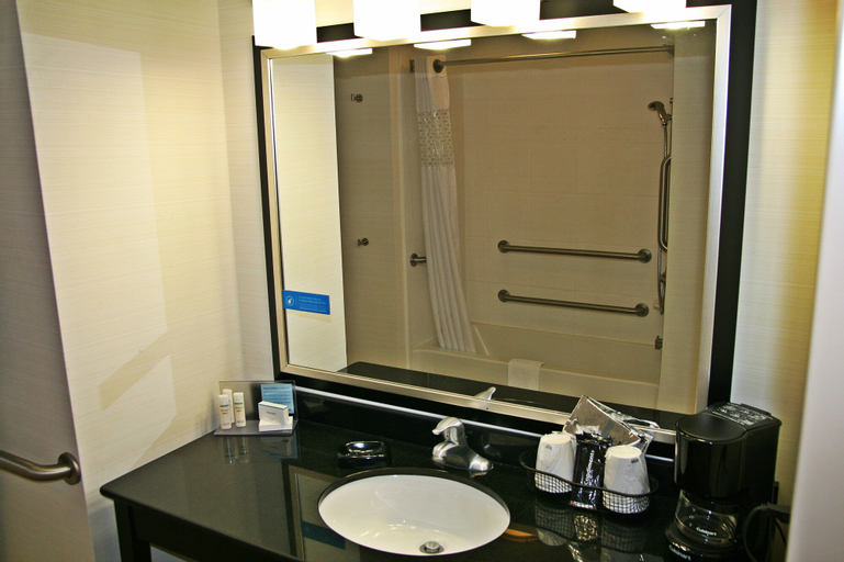 Bathroom 10