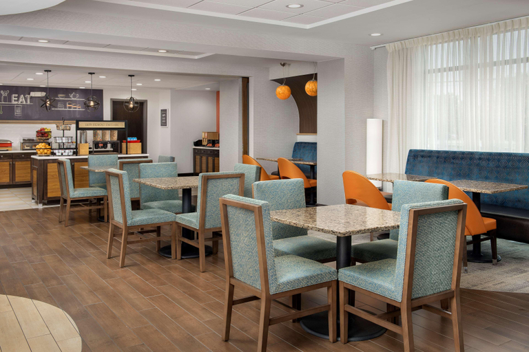 Food & Drinks 5, Hampton Inn Knoxville/Clinton I-75, Anderson