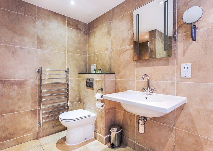 Bathroom, Tophams Hotel Belgravia, London