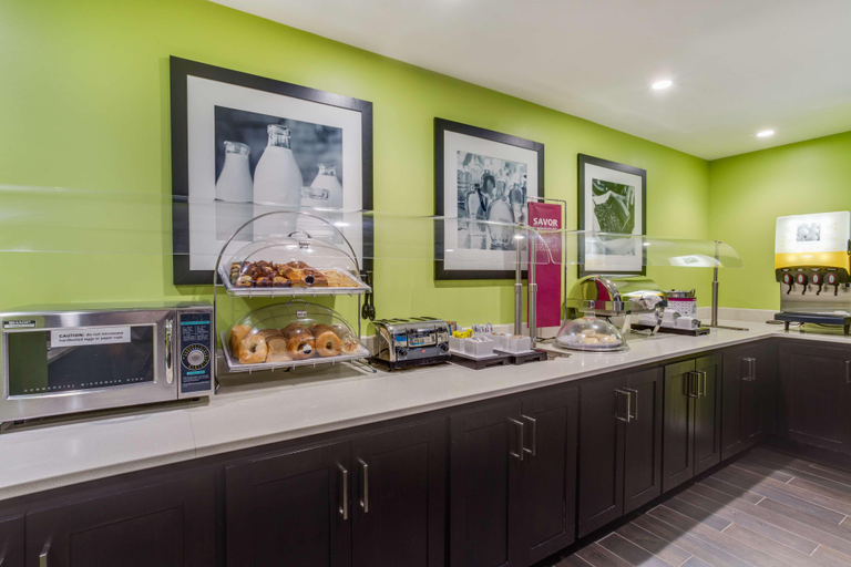 Food & Drinks 5, Hampton Inn Norcross, Gwinnett