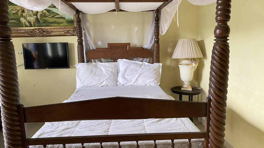 Bedroom 12