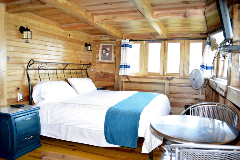 Bedroom 2, Cabañas el Chalet, Morelia