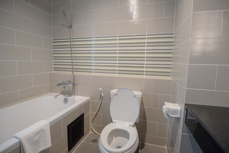 Bathroom 5, Hotel J Residence, Pattaya