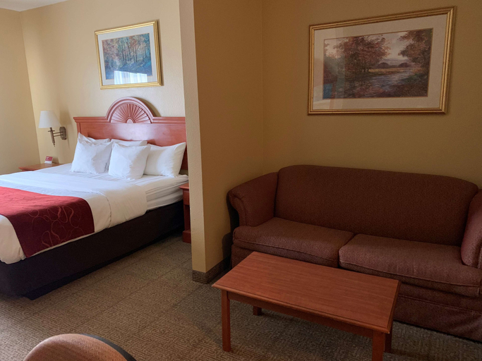 Bedroom 3, SureStay Plus Hotel by Best Western Mesquite, Dallas