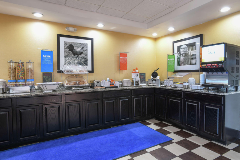 Food & Drinks 5, Hampton Inn Dry Ridge, Grant