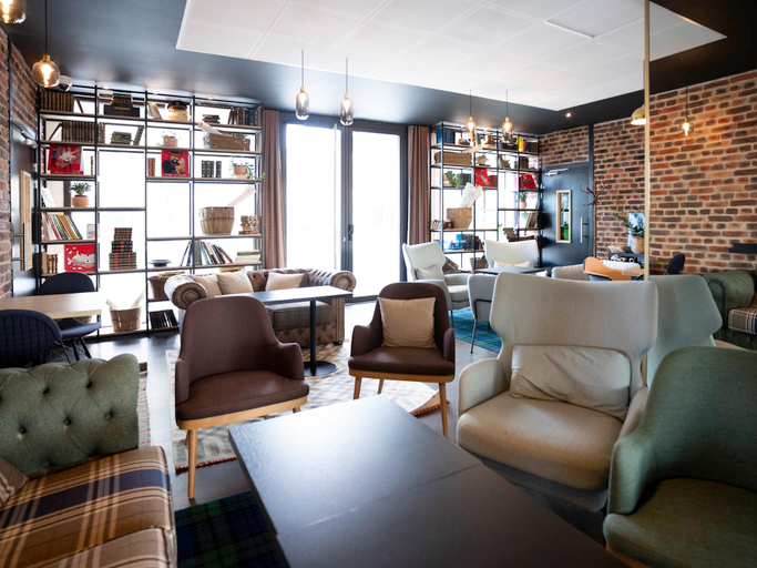 Public Area 2, Ibis Styles Saint Nazaire Centre Gare, Loire-Atlantique