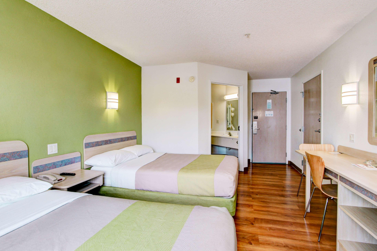 Bedroom 4, Super 8 by Wyndham Aurora East, Arapahoe