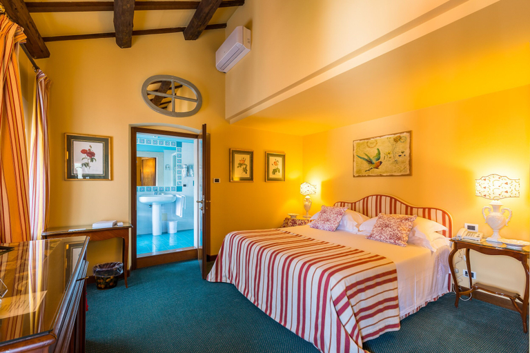 Bedroom 2, Relais & Chateaux Villa Abbazia, Treviso