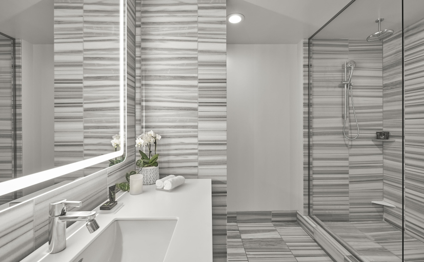 Bathroom 5, Hyatt Centric The Pike Long Beach, Los Angeles