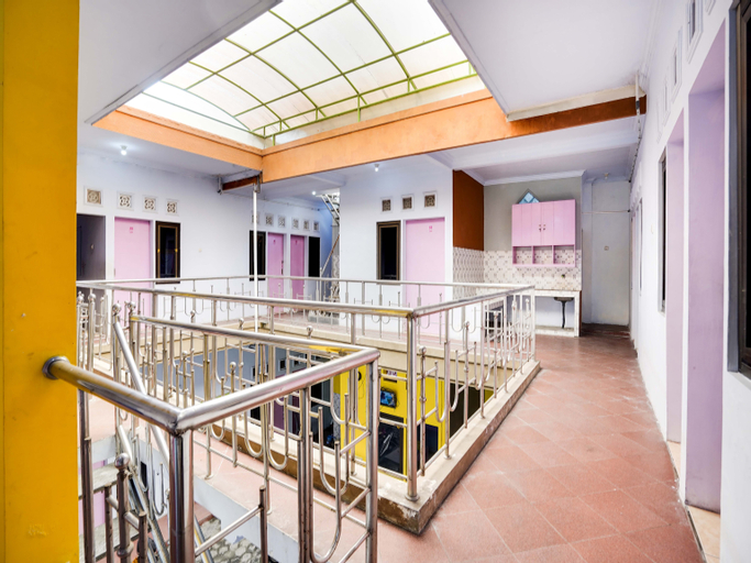 Public Area, Spot On 91626 Rr Kost Putri Syariah , Tanjung Pinang