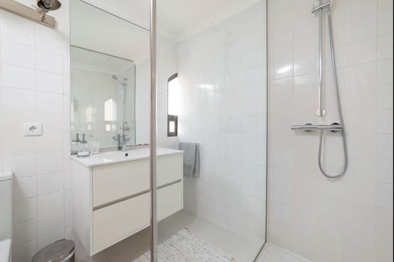 Bathroom 3, Fabrica Beach Apartamentos, Vila Real de Santo António