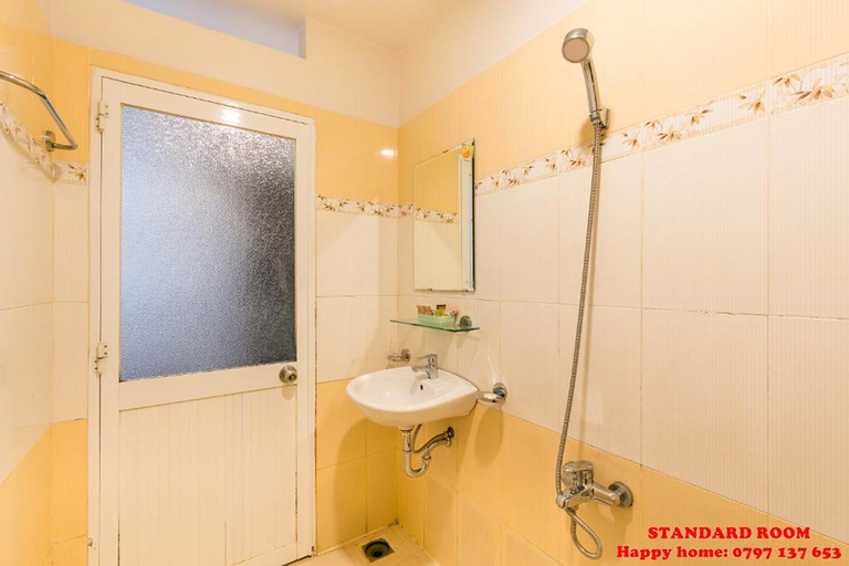 Bathroom 10