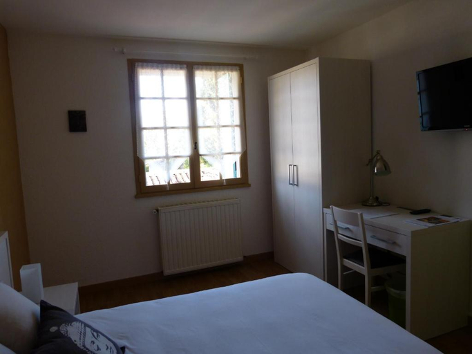 Bedroom 3, Hotel Restaurant Du Commerce, Gers
