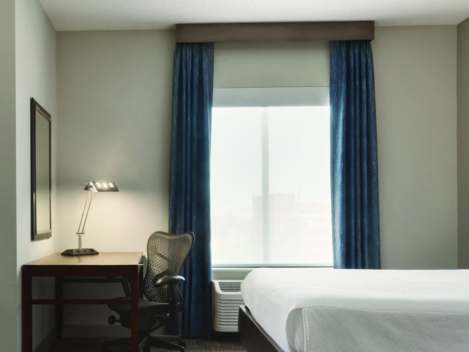 Bedroom 4, Hilton Garden Inn Minneapolis Downtown, Hennepin