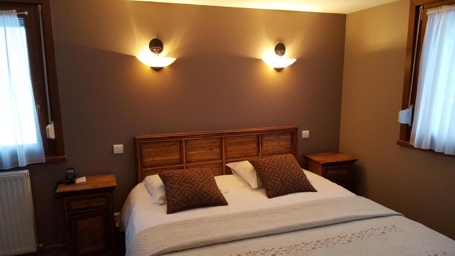 Bedroom 2, Logis Hotel les Sapins, Vosges