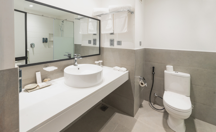 Bathroom 4