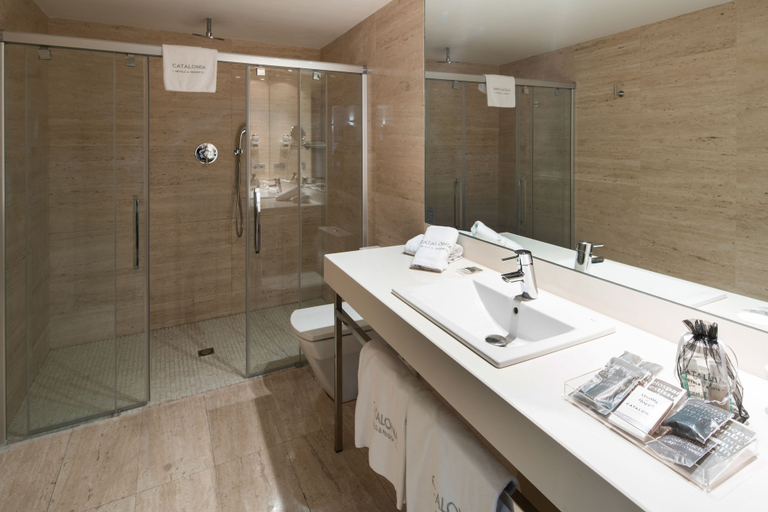 Bathroom 5, Catalonia Catedral Hotel, Barcelona