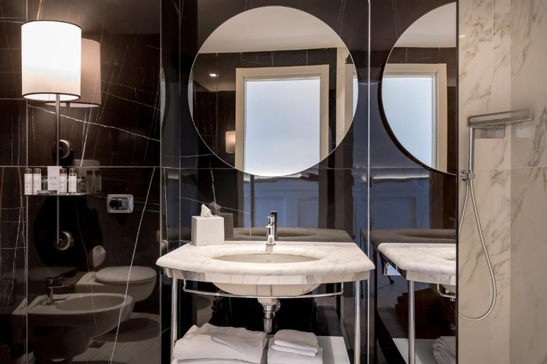 Bathroom 5, Savoia Hotel Rimini, Rimini