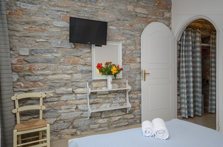 Bedroom 5, Victoria studios, South Aegean