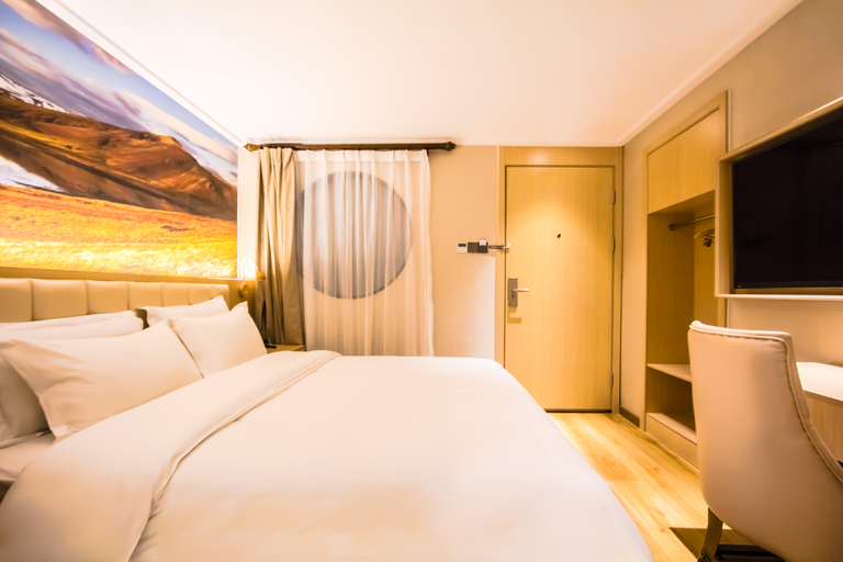 Bedroom 5, HanTing Premium Hotel (Hangzhou Xihu Broken Bridge), Hangzhou