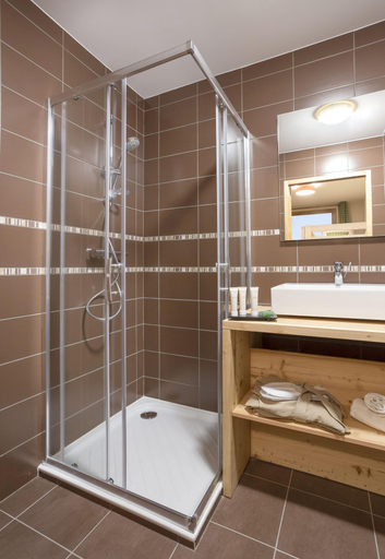 Bathroom 5, Residence Club Mmv L Altaviva, Savoie