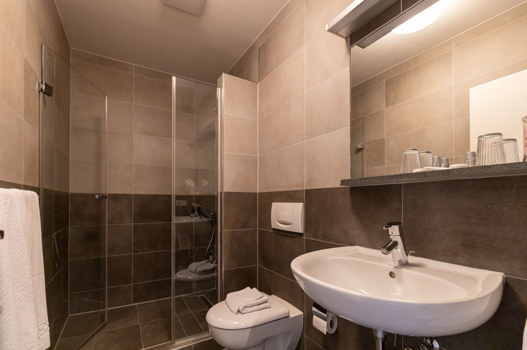 Bathroom 4, Hotel Garni am Domplatz, Erfurt