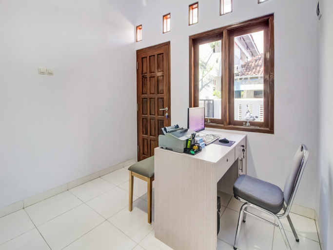 Others, OYO 91243 Bina Syariah Guest House, Cirebon