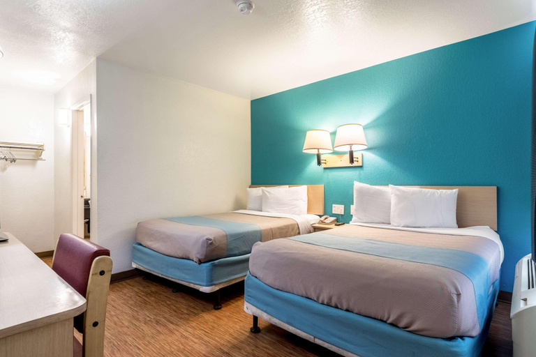 Bedroom 3, Motel 6 El Centro, Imperial