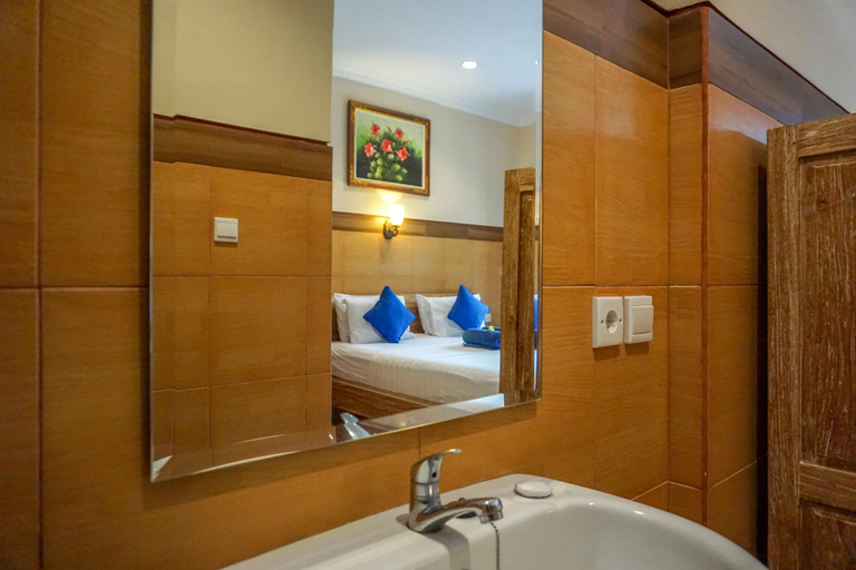 Bathroom 4, Three Brothers Guest House, Gianyar
