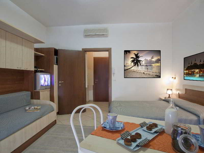 Others 5, Residence Mediterraneo , Rimini