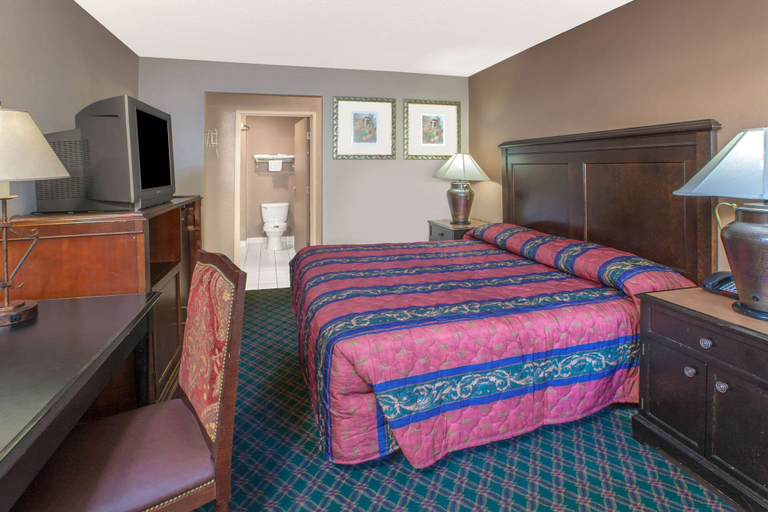 Bedroom 2, Knights Inn - Forest Hill, TX, Tarrant