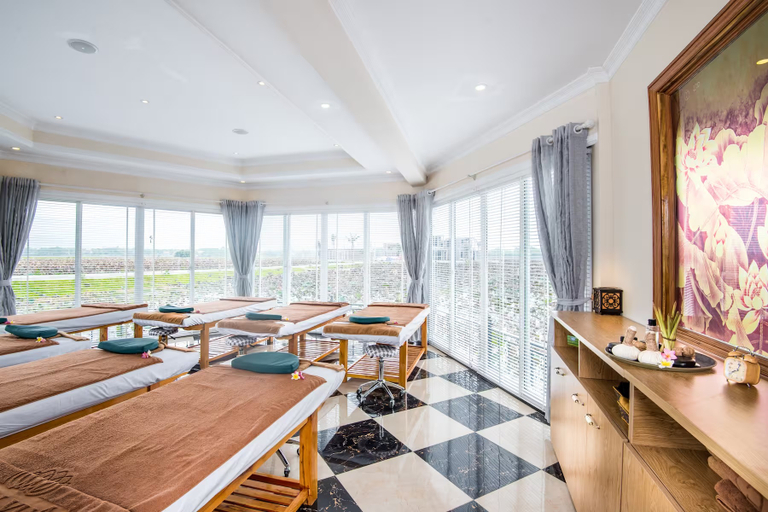 Others 4, Wyndham Vuon Vua, Thanh Thuỷ