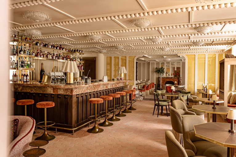 Food & Drinks 5, Chateau Des Fleurs, Paris