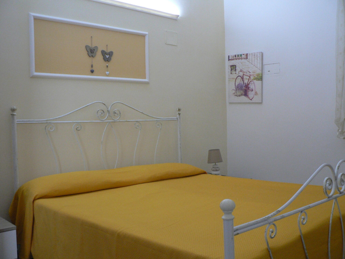 Bedroom 4, Dolcesosta B&B, Taranto