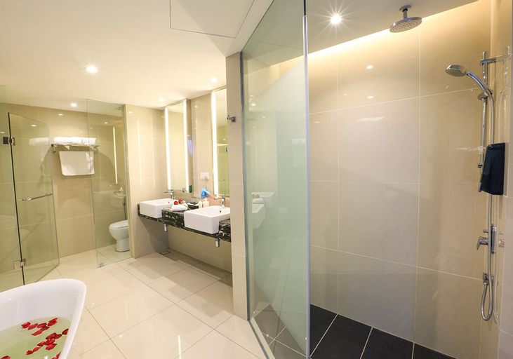 Bathroom 4