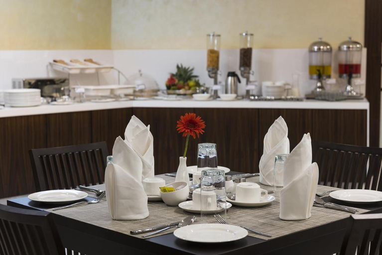 Food & Drinks 5, The Fern Residency Asansol, Barddhaman