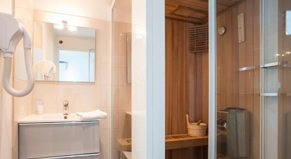 Bathroom 3, Hôtel Sable et Soleil, Var