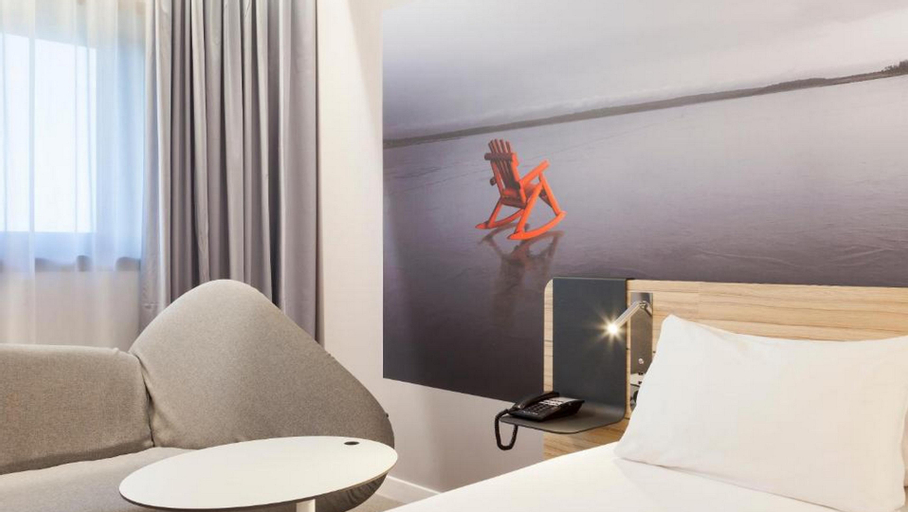 Bedroom 12