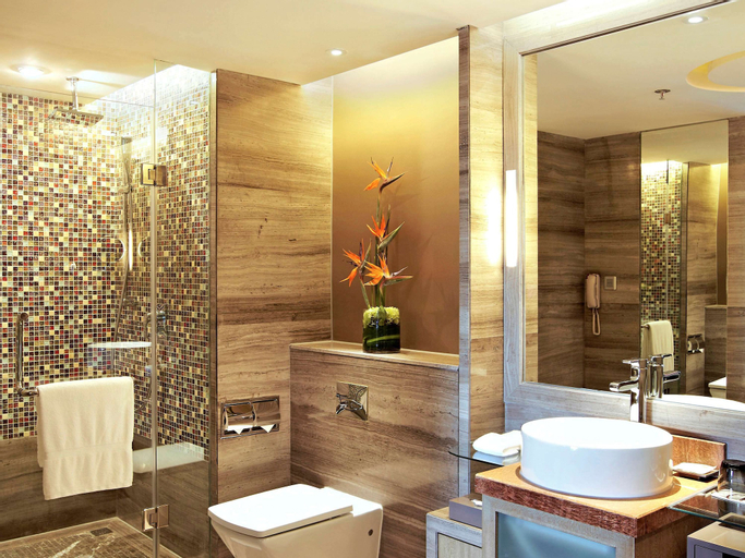 Bathroom 28
