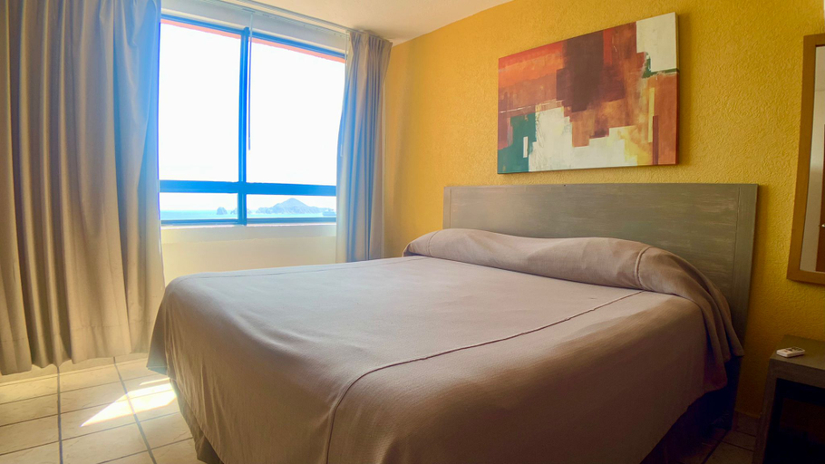 Bedroom, Sunrock Hotel & Suites "Los Cabos", La Paz