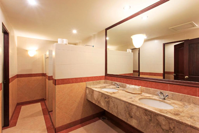 Bathroom 8