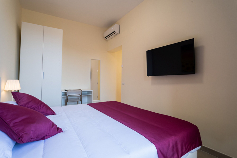 Bedroom 3, Minerva Monks Inn, Rome